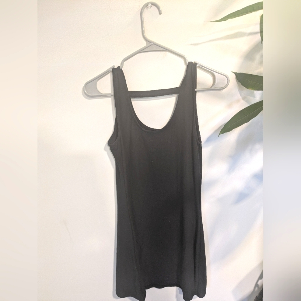 Black Sleeveless dress